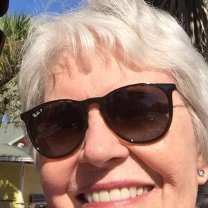 Meet your Posher, Corinne